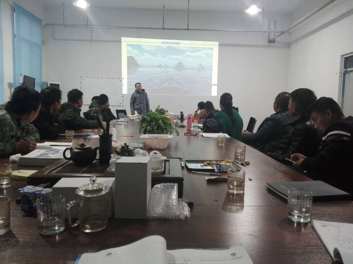 優(yōu)秀員工進(jìn)行“我的海藍(lán)夢(mèng)”演講